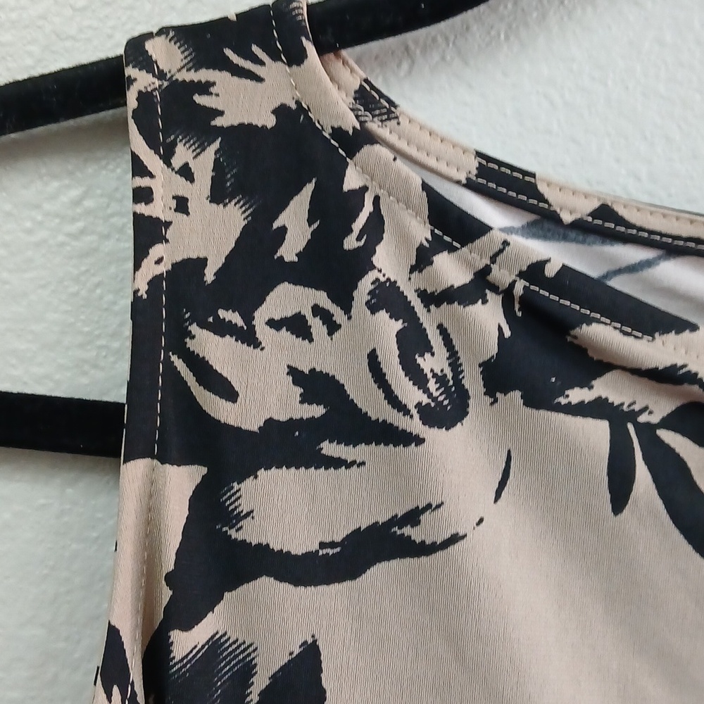 Nwt Sleeveless Tan Floral Tank By Emerald. Small - Picture 5 of 8